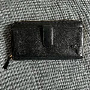 Will Leather Goods Zip Around Wallet